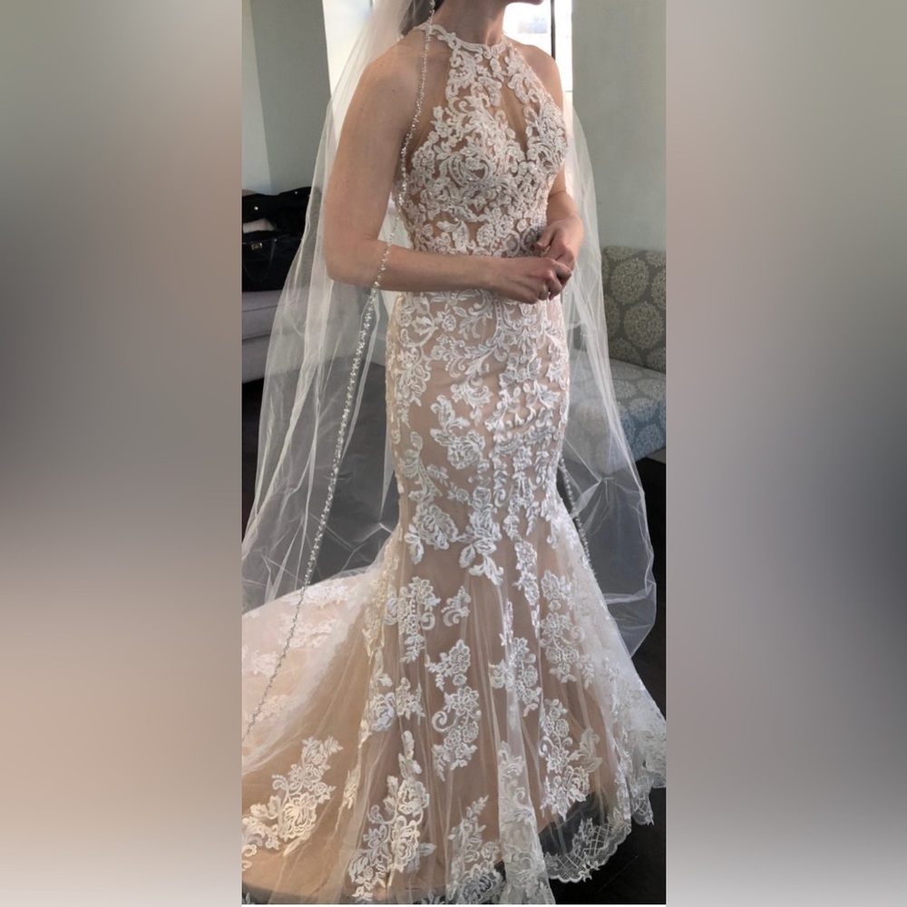 Elegant Lace Halter Gown Wedding Dress - Picture 4 of 8
